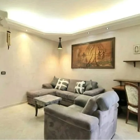 Apashort Apartman *